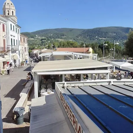 S239 - Sirolo, Trilocale In Piazza Con Aria Condizionata
